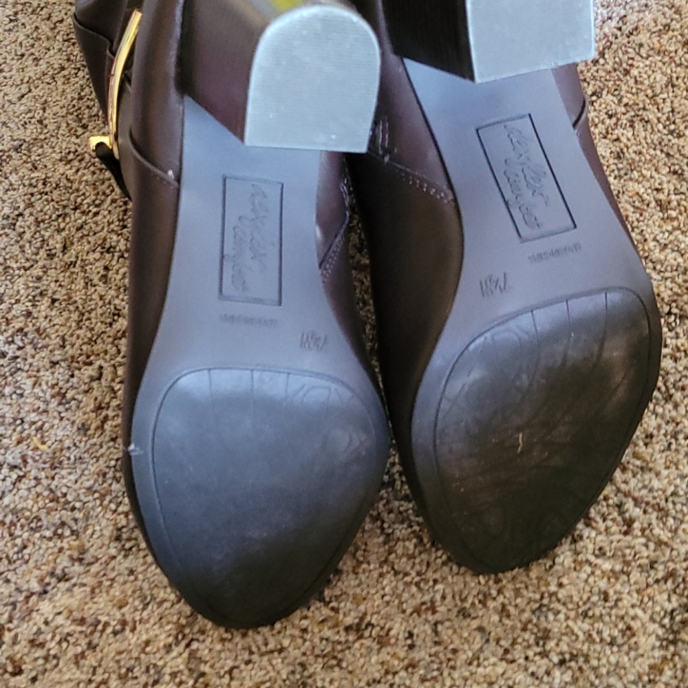 Boots - Picture 3 of 4